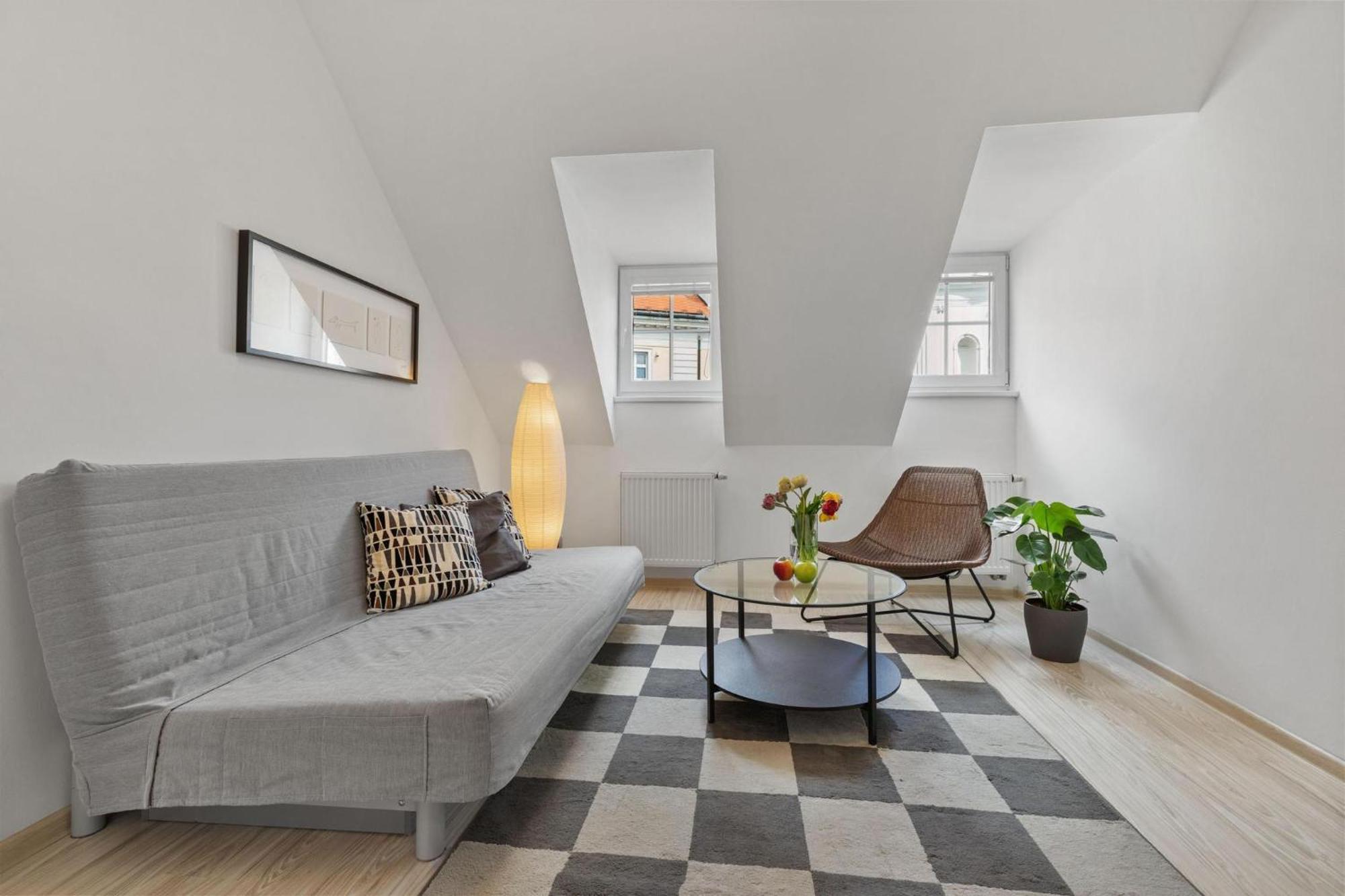 Apple Apartment Братислава Екстериор снимка