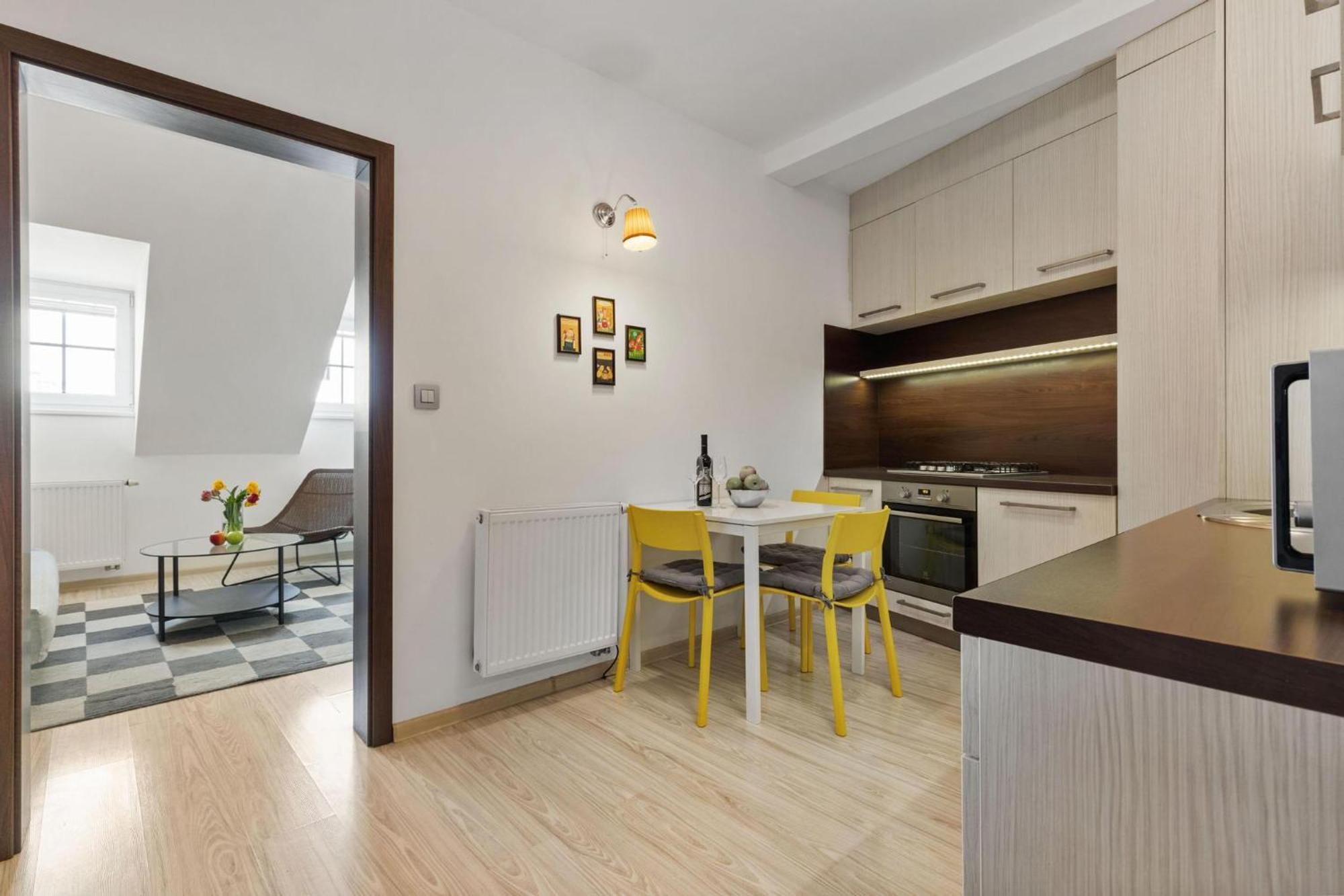 Apple Apartment Братислава Екстериор снимка