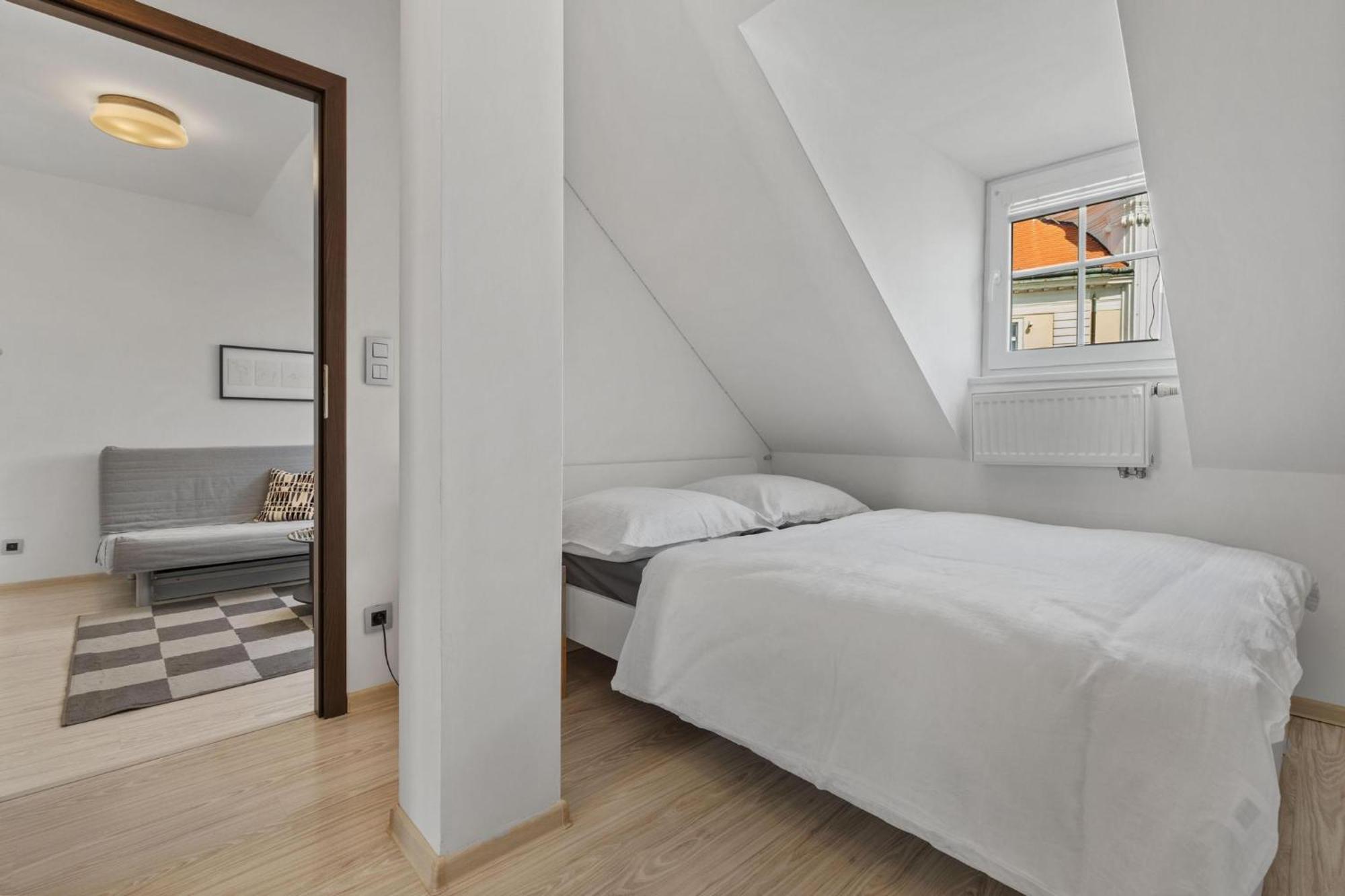 Apple Apartment Братислава Екстериор снимка